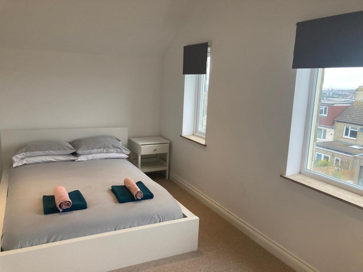 Bevendean Beach Hut - Modern 5 Bedroom House, With Parking Hove Exterior foto